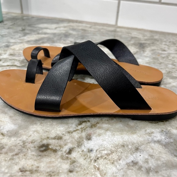 Forever 21 Black Thong Crisscross Strappy Slide Leather Insole Sandals Size 5.5 - Picture 4 of 6